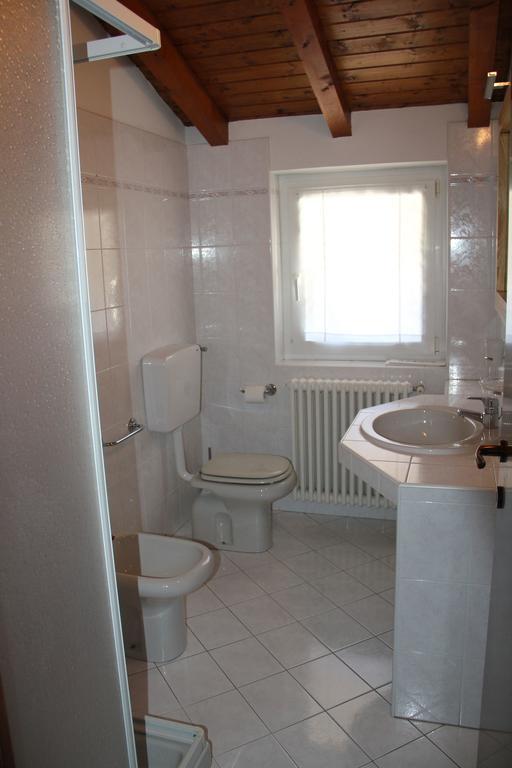 Veranda Beach Apartment Pianello Del Lario الغرفة الصورة