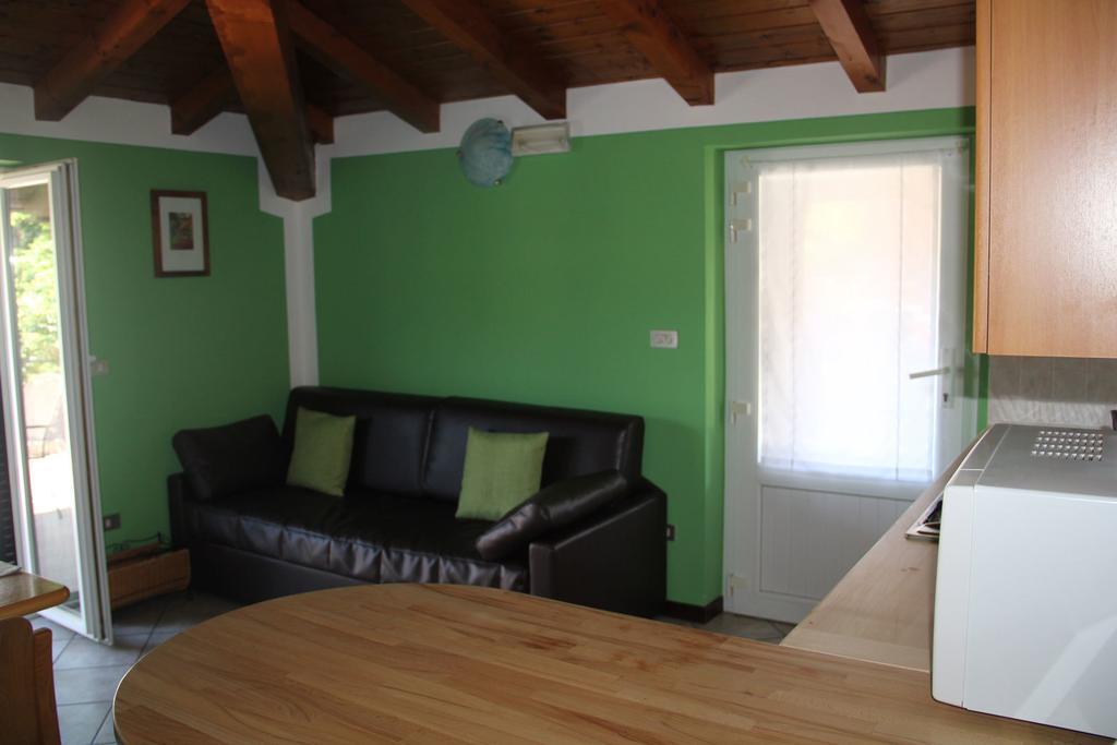 Veranda Beach Apartment Pianello Del Lario الغرفة الصورة
